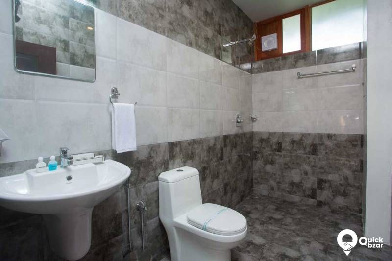 R6M AW Honeymoon Suite
