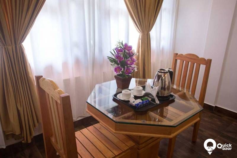 R6M AW Honeymoon Suite