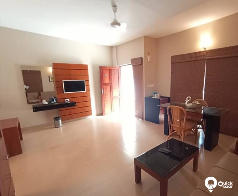R8M BB EXECUTIVE CLUB ROOM
