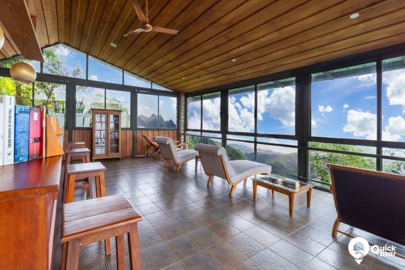 R23M STM Cottage with Jacuzzi