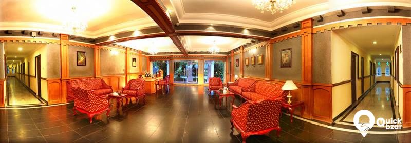 R28M FM Valley View Suite (Jacuzzi)