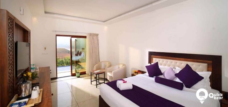 R14W CIR Pool Villa