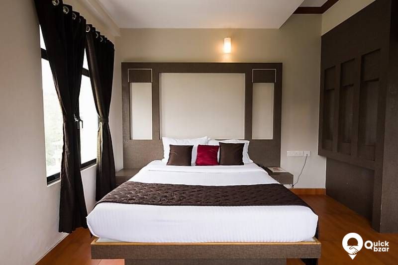 QB Stay- H1 M MC SUITE ROOM