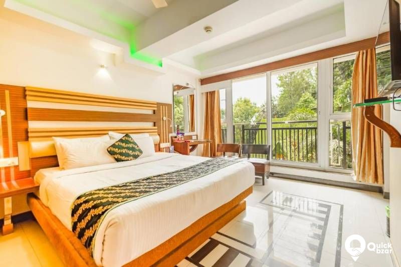 QB Stay- R49M PKT CLASSIC NON AC ROOM (2px)