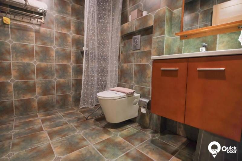 QB Stay- R49M PKT FAMILY CLUB SUITE (4px)