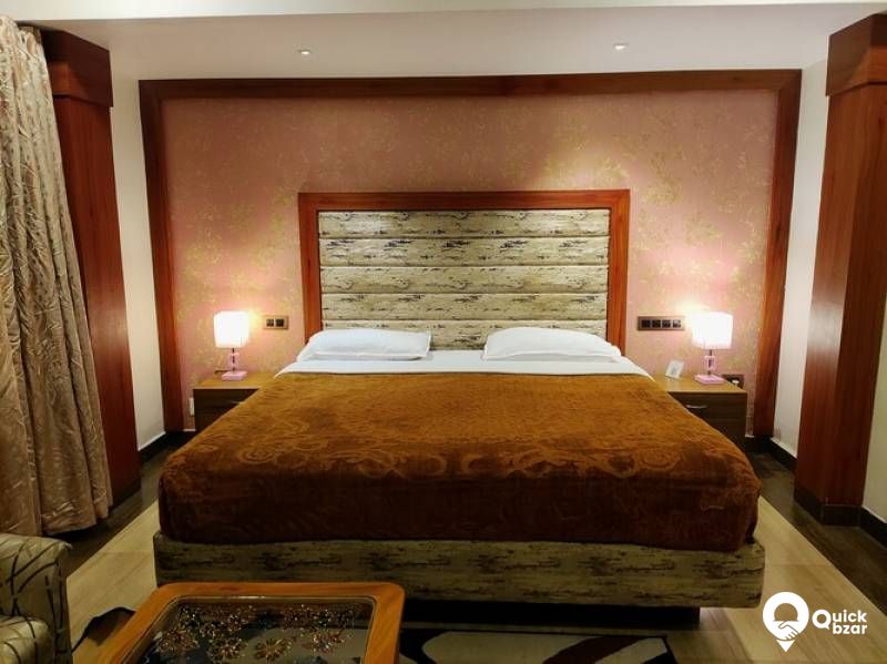 R61M RR PEMIUM AC ROOM