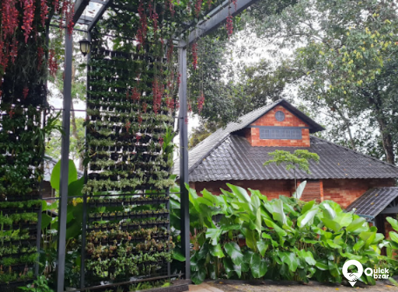 R62M EP THE VALLEY VIEW JACUZZI COTTAGE