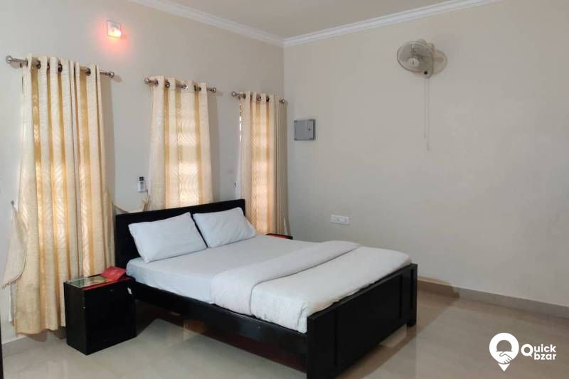 R19W WR TWIN ROOM A/C (4pax)