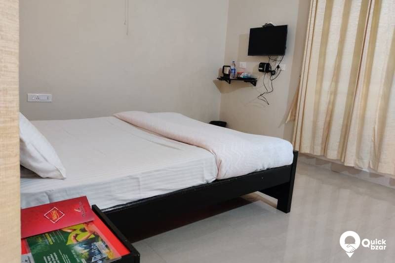 R19W WR TWIN ROOM A/C (4pax)