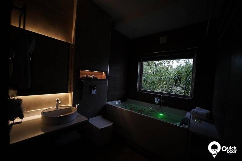 R20W JB REGAL JACUZZI VILLA