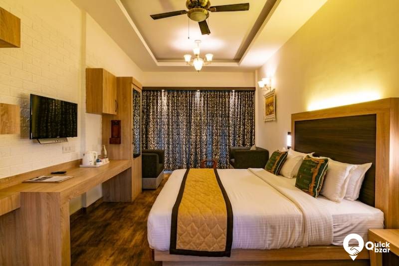 R71M TH SUPERIOR TEA VIEW ROOM
