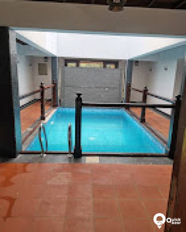 R77M HIM KING'S SUITES