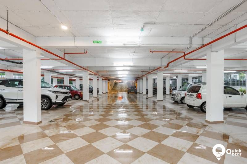 R84M HLS SUIT ROOM