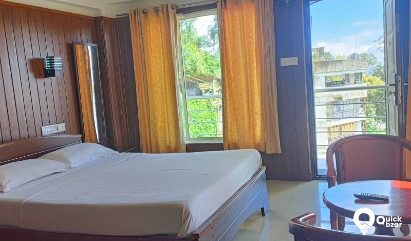 R90M HH MIR VALLEY VIEW PRIVATE BALCONY