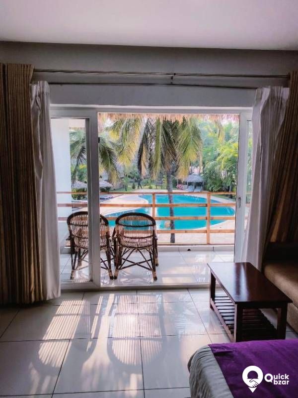 R1K MOFR  PREMIER POOL VIEW ROOM