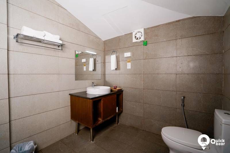 R1K MOFR PREMIER TRIPPLE ROOM