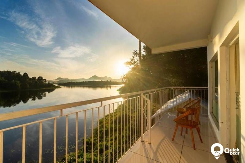 R27W KVS WATERFRONT INDEPENDENT COTTAGE A/C