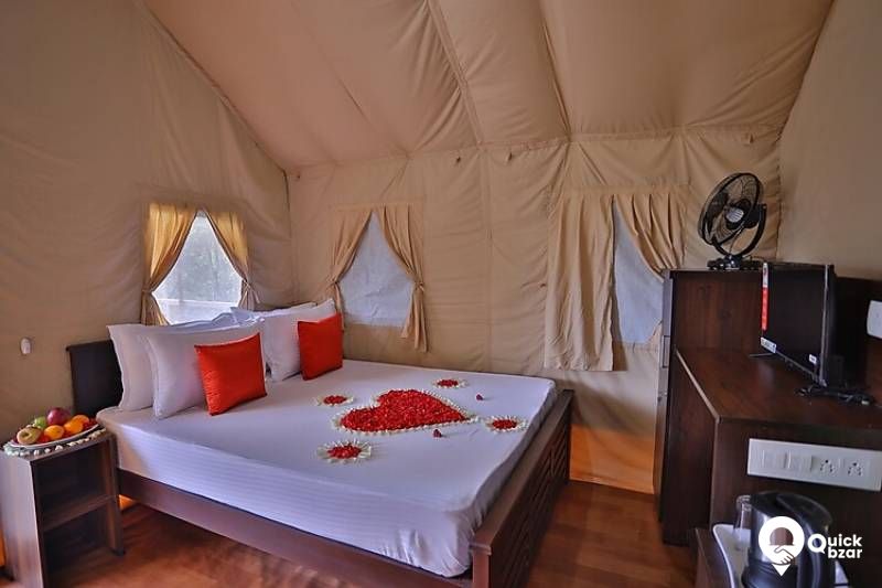 R106M LUXURY AFRICAN TENT