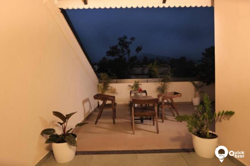 R32M BL HGR STANDARD ROOM