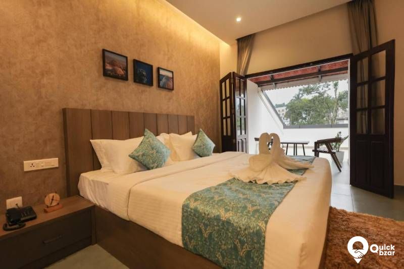 R32W BL HGR LUXURY SUITE