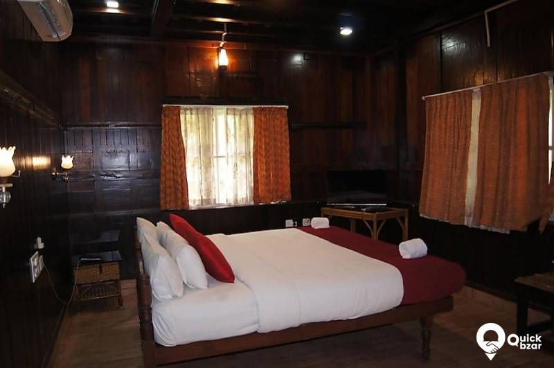 R6KVLM BL GOC WOODEN COTTAGE