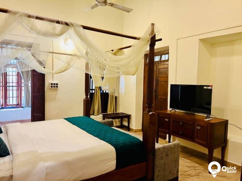 R108M NSUH  NAFFODIL SUIT ROOM