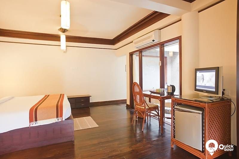 R4T IGH TEC HONEYMOON SUITE