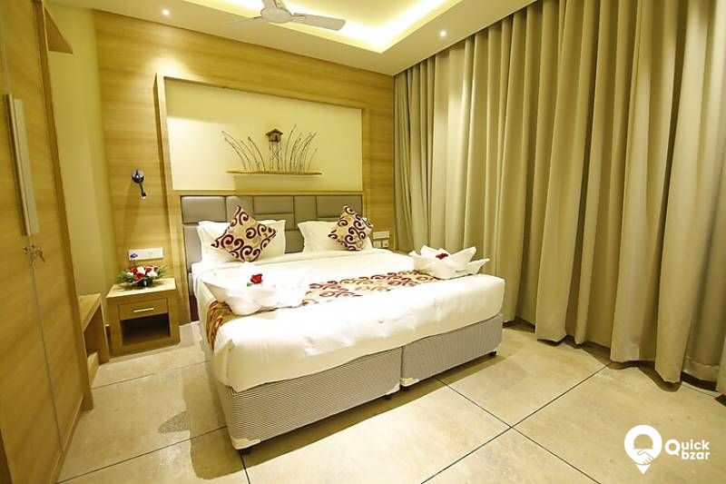R6TH  WN  STANDARD ROOM