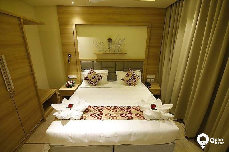 R6TH  WN  STANDARD ROOM