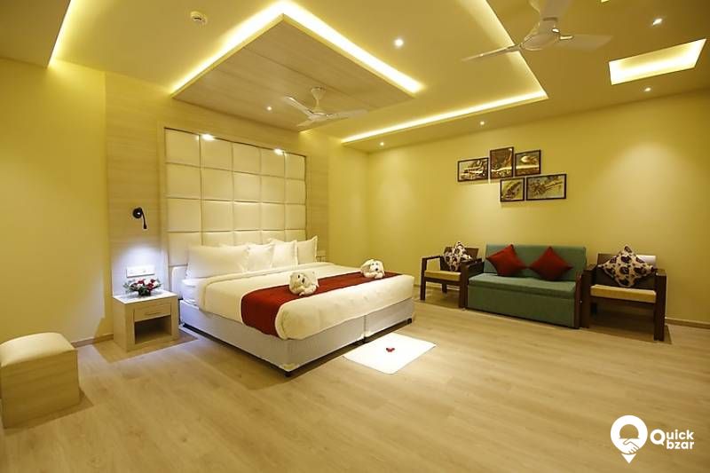 R6TH WN SUITROOM