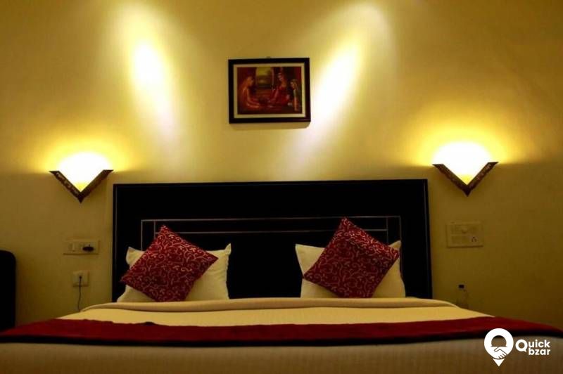 R113M GT FAMILY ROOM