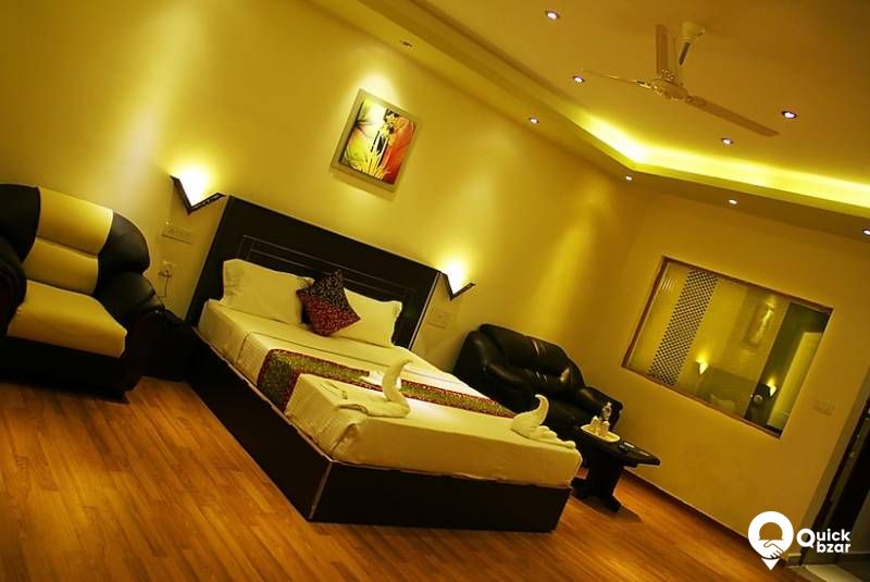 R113M GT FAMILY ROOM