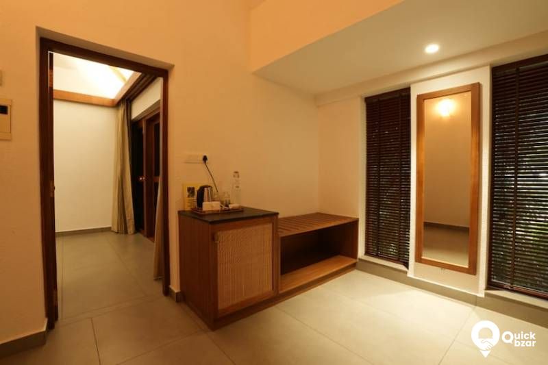 R7TH CCBX SUITE ROOM