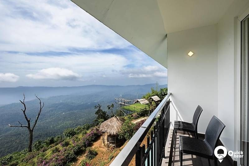 R119M FC  EXECUTIVE ROOM