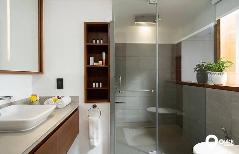 R122M KH TV  VALLE LUXE (VALLEY VIEW ROOM )
