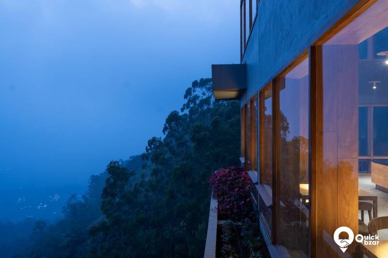 R122M KH TV  VALLE LUXE (VALLEY VIEW ROOM )