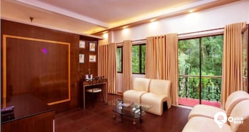 R126M FHR EXECUTIVE ROOM