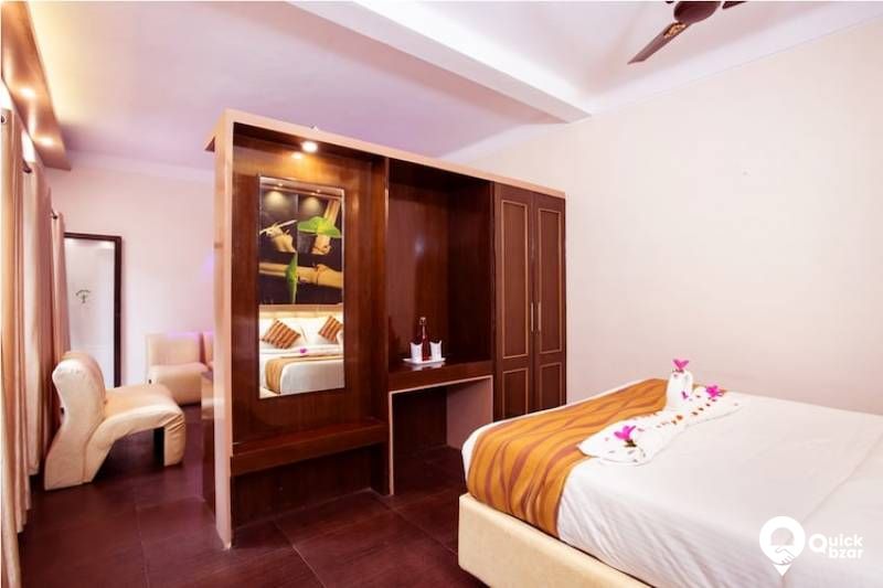 R126M FHR SUITE ROOM