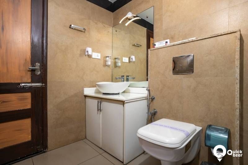 R139M SELR DELUXE AC ROOM