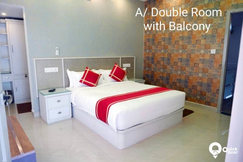 R8M HS EM AC DOUBLE ROOM WITH BALCONY