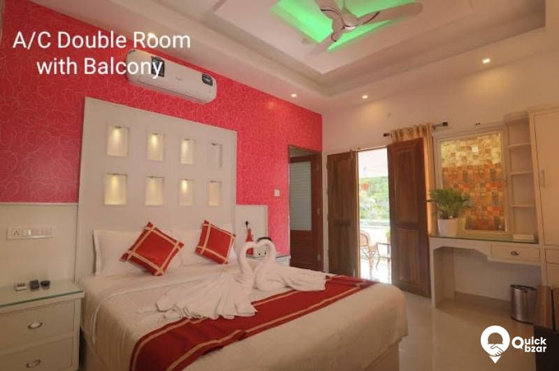R8M HS EM AC DOUBLE ROOM WITH BALCONY