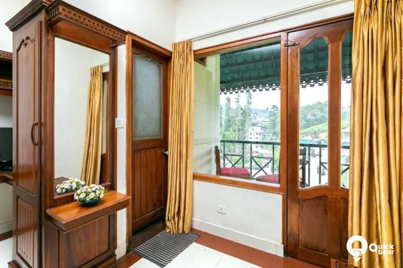 R151M LCM DELUXE ROOM