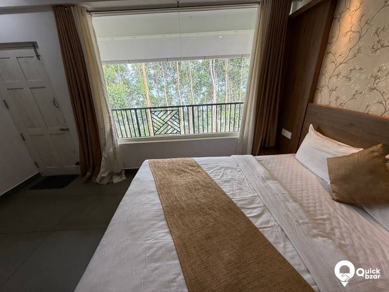 R3M HRR DELUXE ROOM (1 KING SIZE BED )