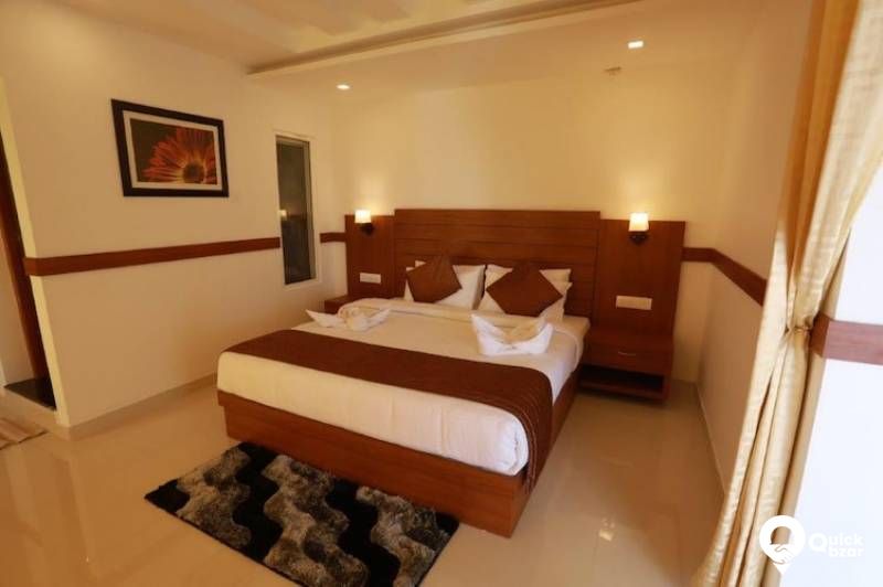 R156M CNR DELUXE ROOMS