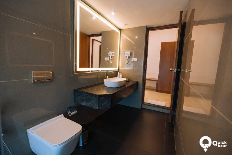 R155M EWR PREMIUM ROOMS WITH BATHTUB