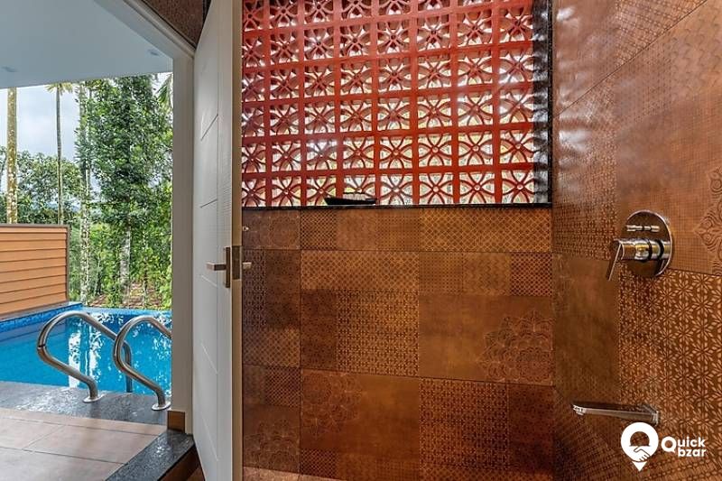 R44W TY PRIVATE POO COTTAGE