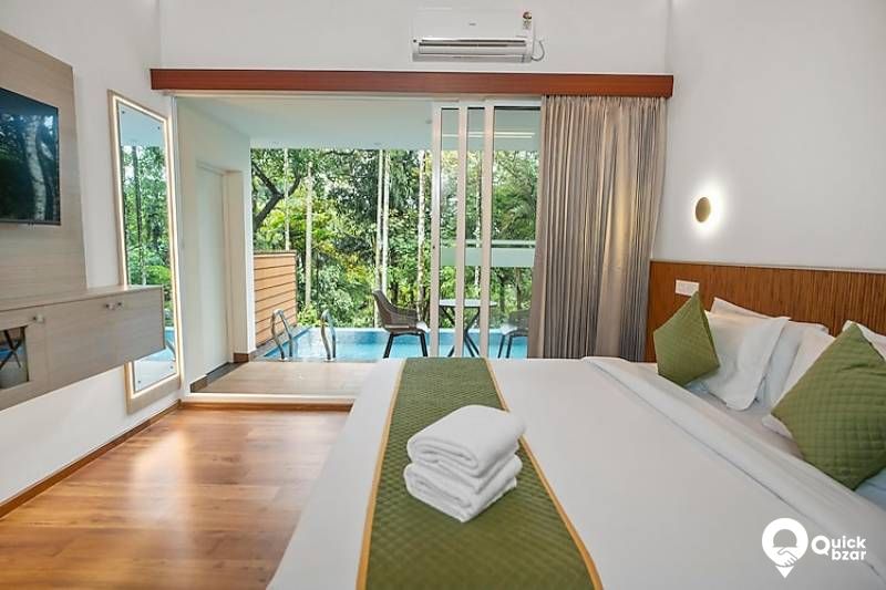R44W TY PRIVATE POO COTTAGE