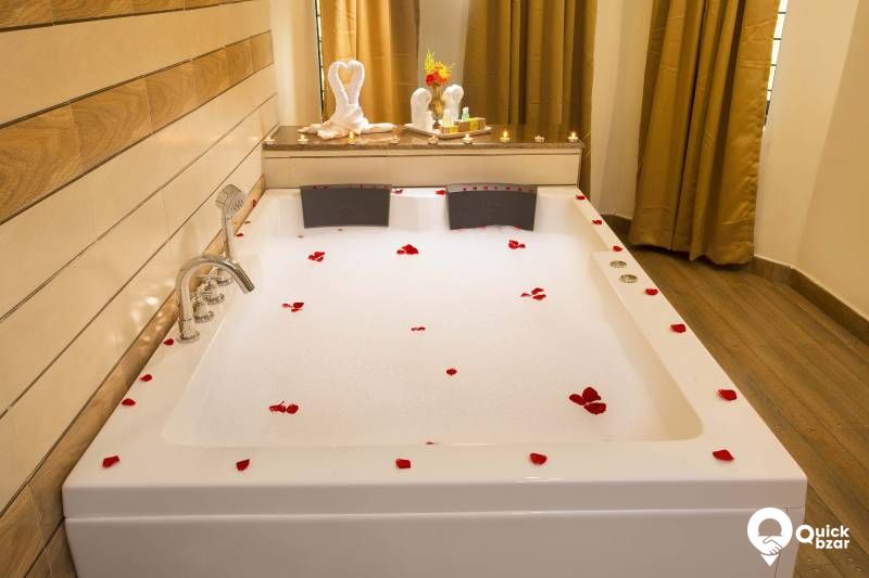 R19TH SLR JACUZZI VILLA AC