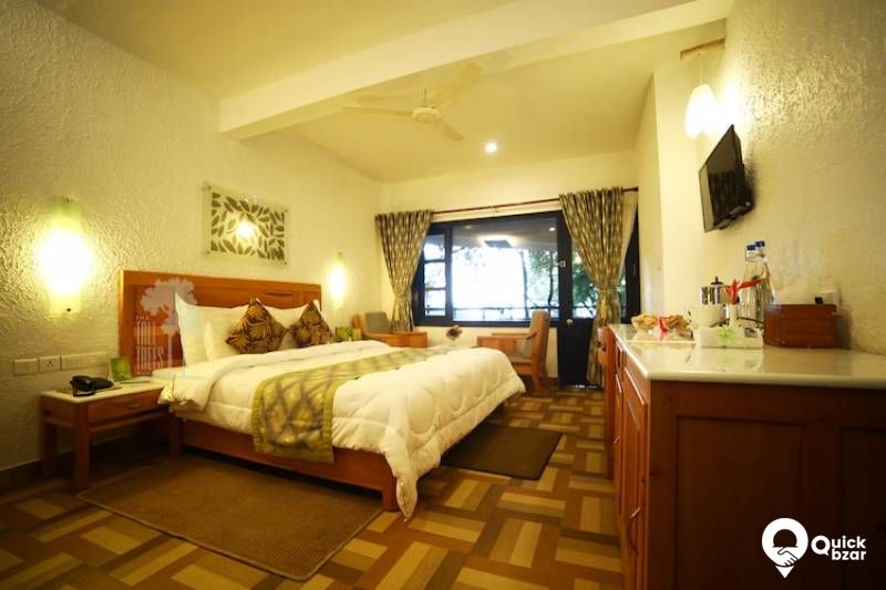 R163M WGH TTTM SAFFRON GRAND COTTAGE