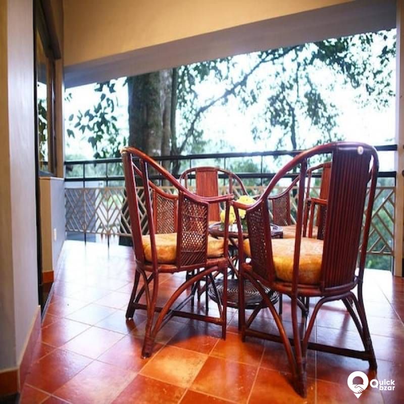 R163M WGH TTTM SAFFRON GRAND COTTAGE